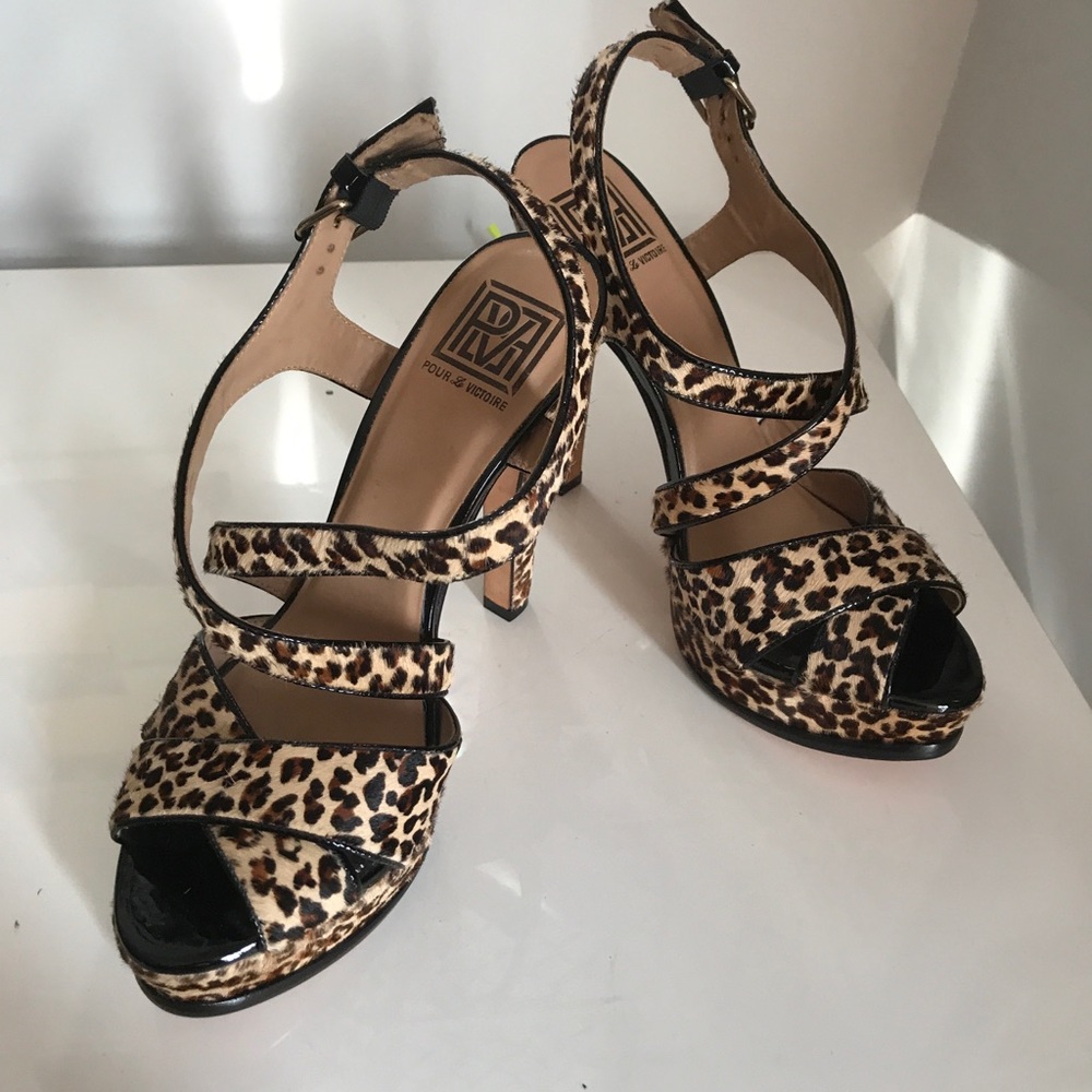 Pour La Victoire Pumps